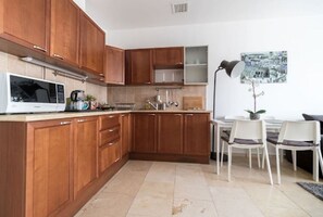 Private kitchenette - Sweethome26 - Dizengoff with Terrace (Tel Aviv)