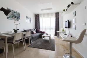 Flat-screen TV - Sweethome26 - Dizengoff with Terrace (Tel Aviv)