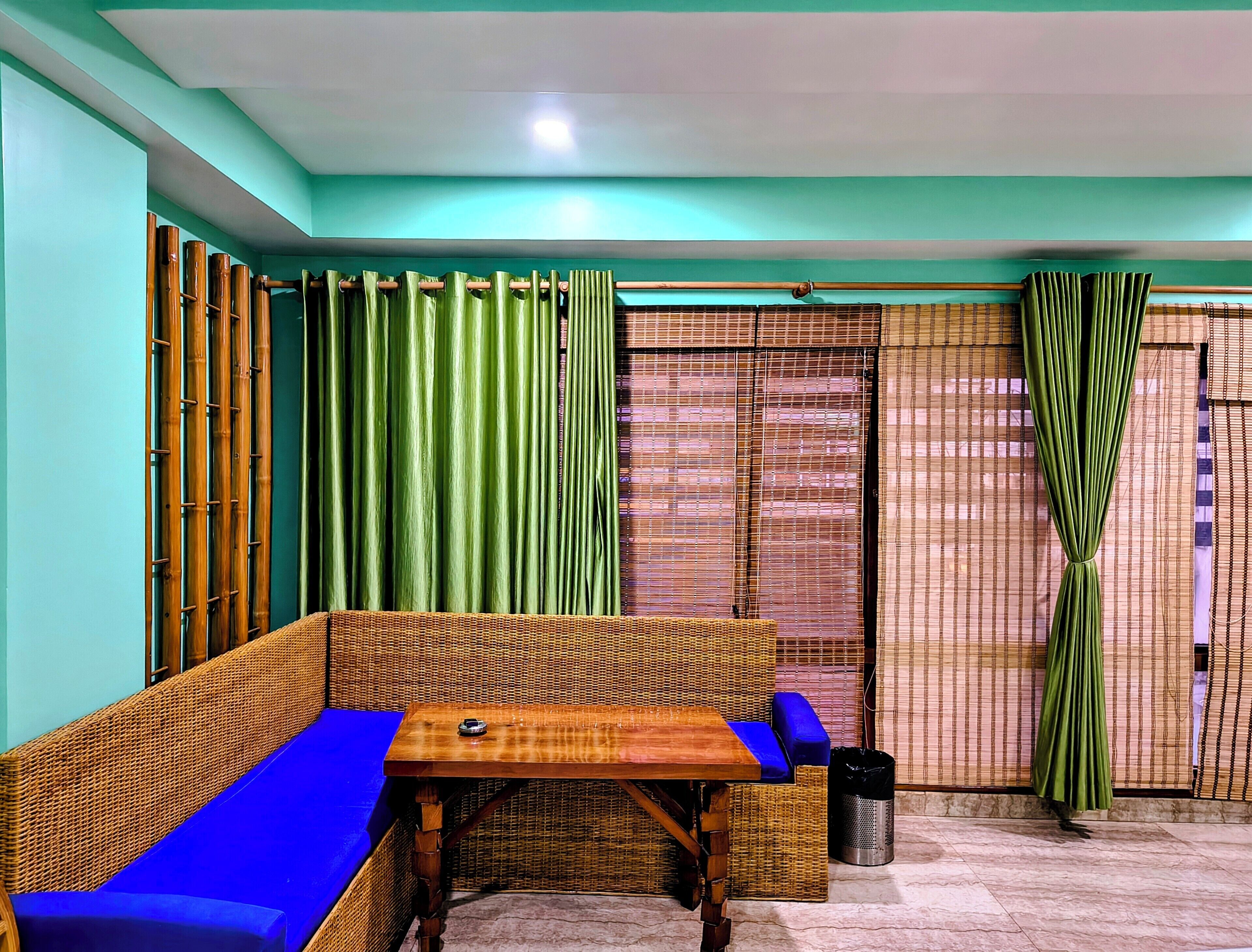 Egyptian cotton sheets, premium bedding, in-room safe, desk