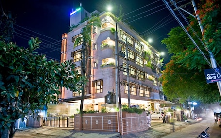 Exterior. Rains Inn