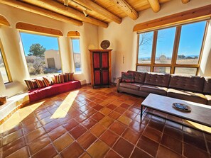 壁炉、DVD 播放器