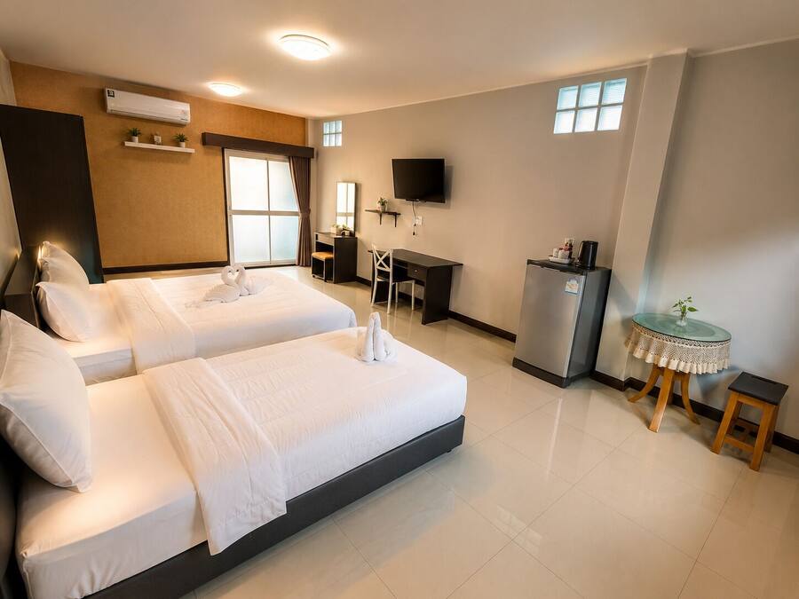 Superior suite, uitzicht op tuin | Luxe beddengoed, een bureau, extra bedden, gratis wifi