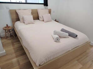 1 bedroom, iron/ironing board, travel cot, free WiFi