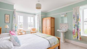 5 bedrooms, iron/ironing board, travel cot, free WiFi