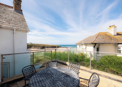 Large Family House Right By The Beach on Treyarnon Bay