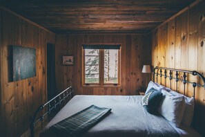 2 bedrooms, free WiFi, bed sheets - Artisan-crafted Magic on Lake Superior between Lutsen and Grand Marais (Lutsen)