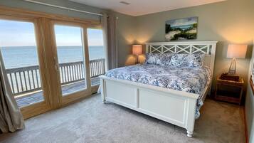 3 bedrooms, travel crib, internet, bed sheets