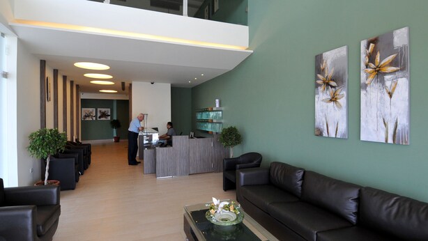 Lobby sitting area - Byblos Guest House (Mastita)