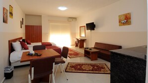 Room - Byblos Guest House (Mastita)