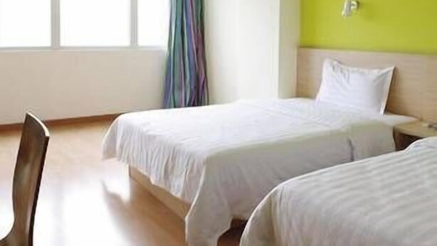 Room - 7 Days Inn (Guangzhou)