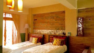 Tomannsrom – deluxe (301) | Skrivebord, lydisolert, wi-fi (inkludert) og sengetøy