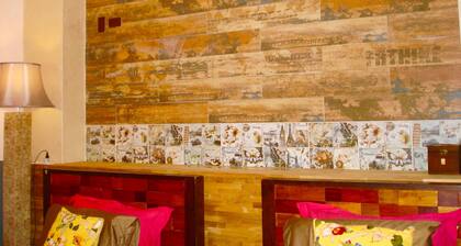 Home & Teak Homestay