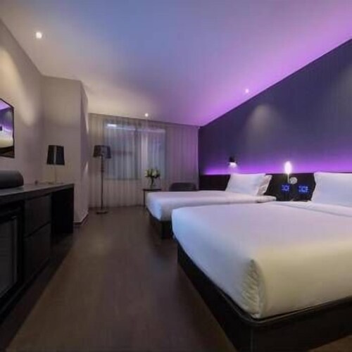 Orange Hotel Select