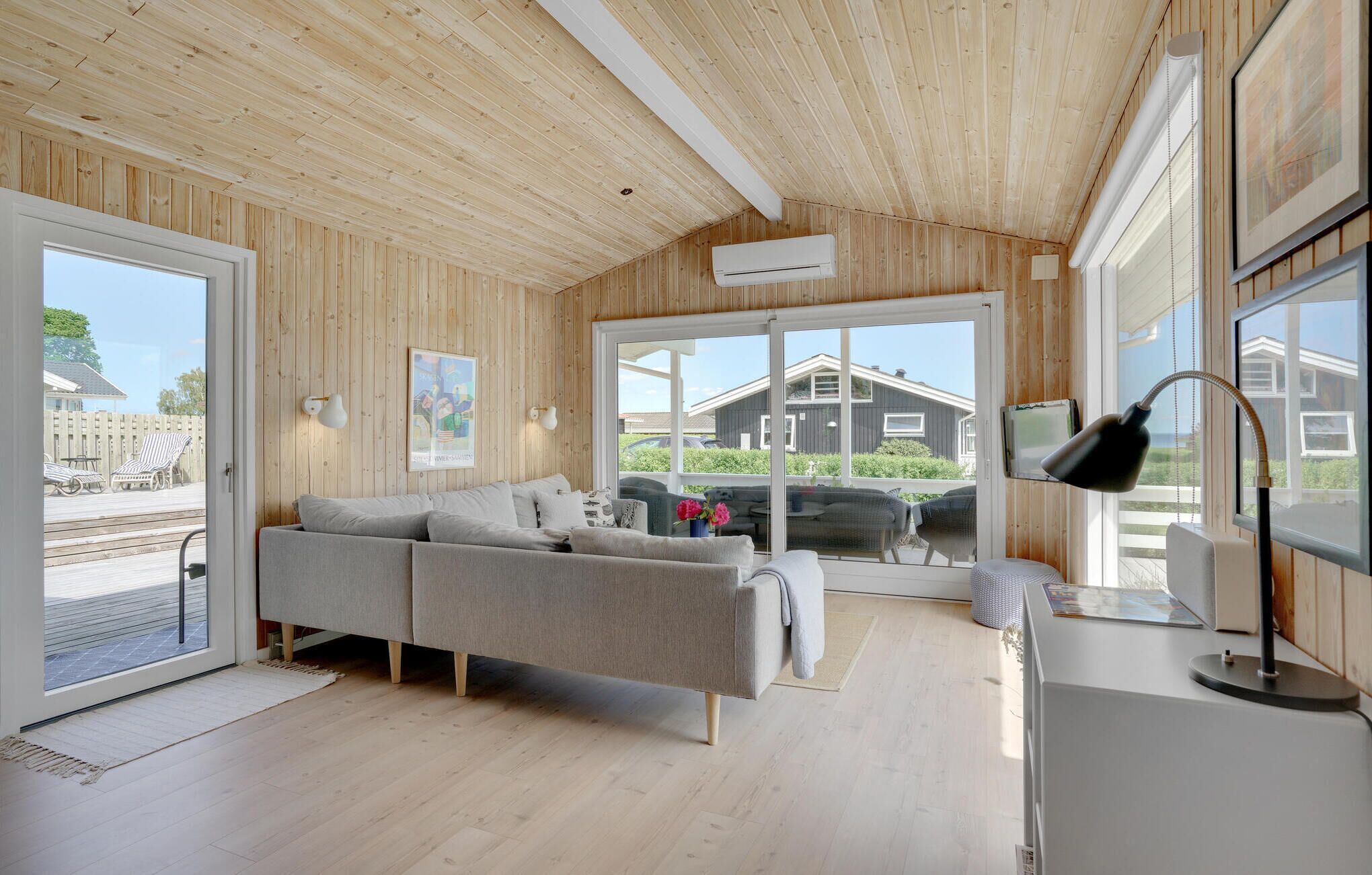 Télévision, chaîne hi-fi