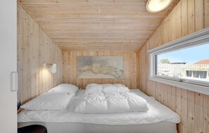 3 bedrooms, travel cot, free WiFi