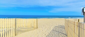 Oceanfront condos with 3 night minimum rentals and linens included!