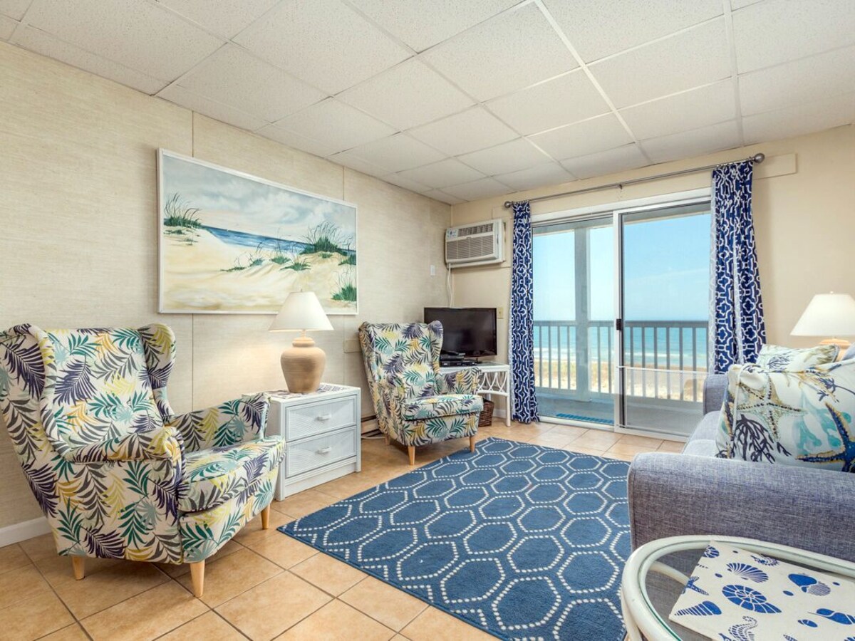 Oceanfront condos with 3 night minimum rentals and linens included!
