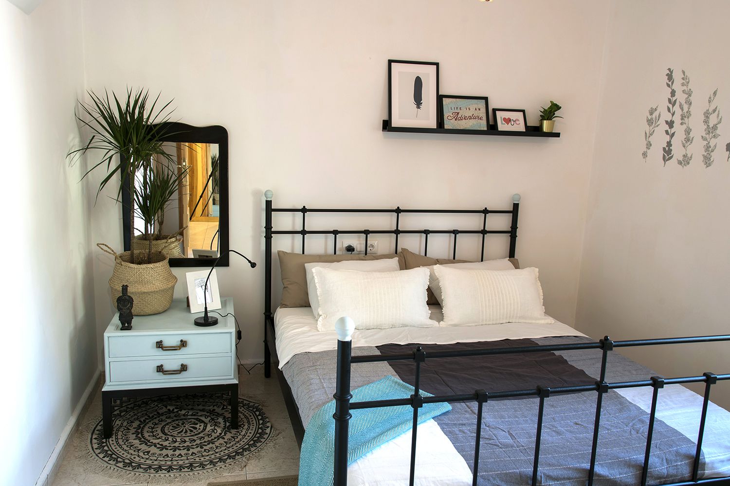 Standard Double Room, Shared Bathroom