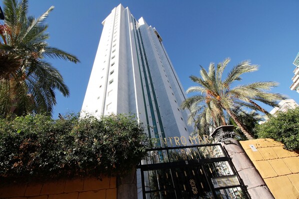 المنشأة من الخارج