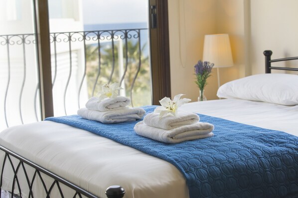 3 bedrooms, iron/ironing board, free WiFi, bed sheets