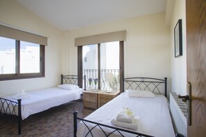 3 bedrooms, in-room safe, iron/ironing board, free WiFi
