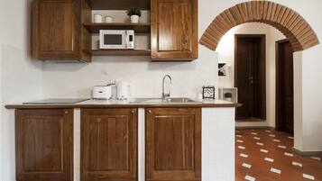 Wasserkocher mit Kaffee-/Teezubehör