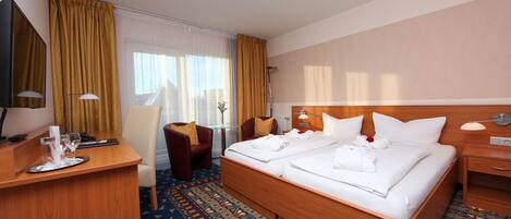 1 bedroom, in-room safe, desk, iron/ironing board