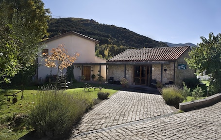 Facciata della struttura. La Posada de San Millan