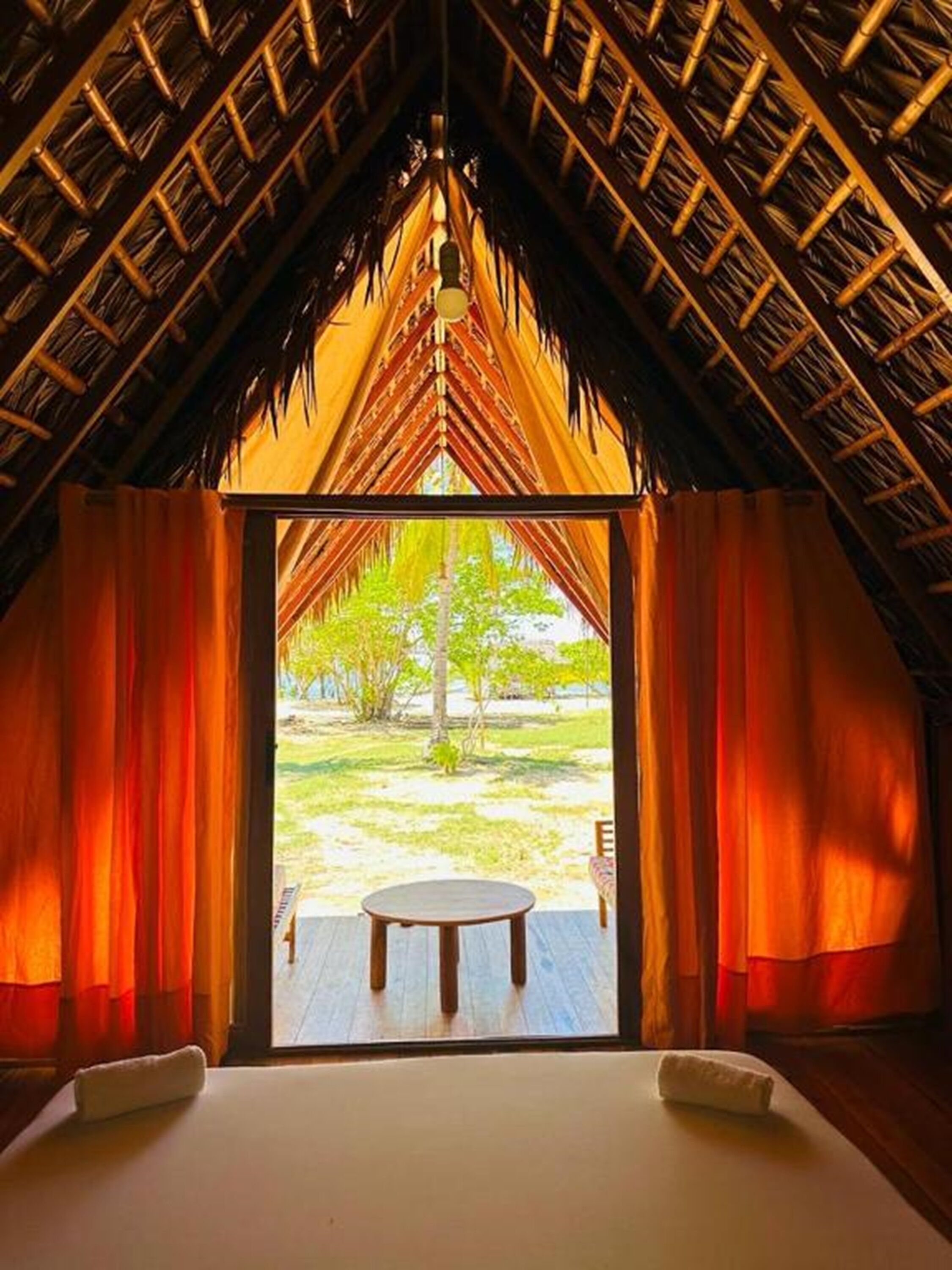 Beachfront Bungalow | 1 chambre, minibar, coffres-forts dans les chambres, Wi-Fi gratuit