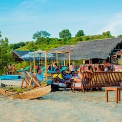 Sulla spiaggia, immersioni subacquee, snorkeling, kayak