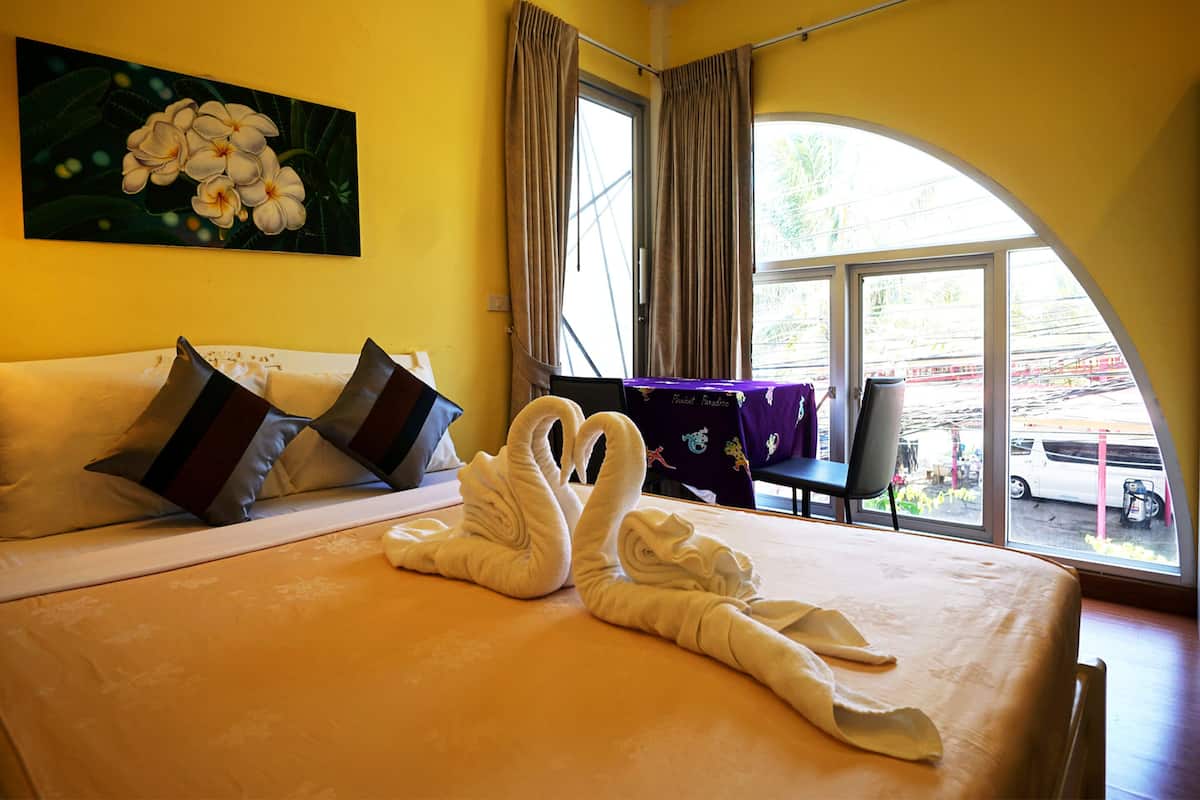 Superior Room | In-room safe, desk, blackout drapes, soundproofing