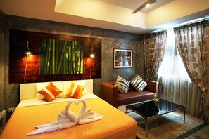 Deluxe Loft | In-room safe, desk, blackout drapes, soundproofing - Phuket Paradiso Hotel (Chalong)