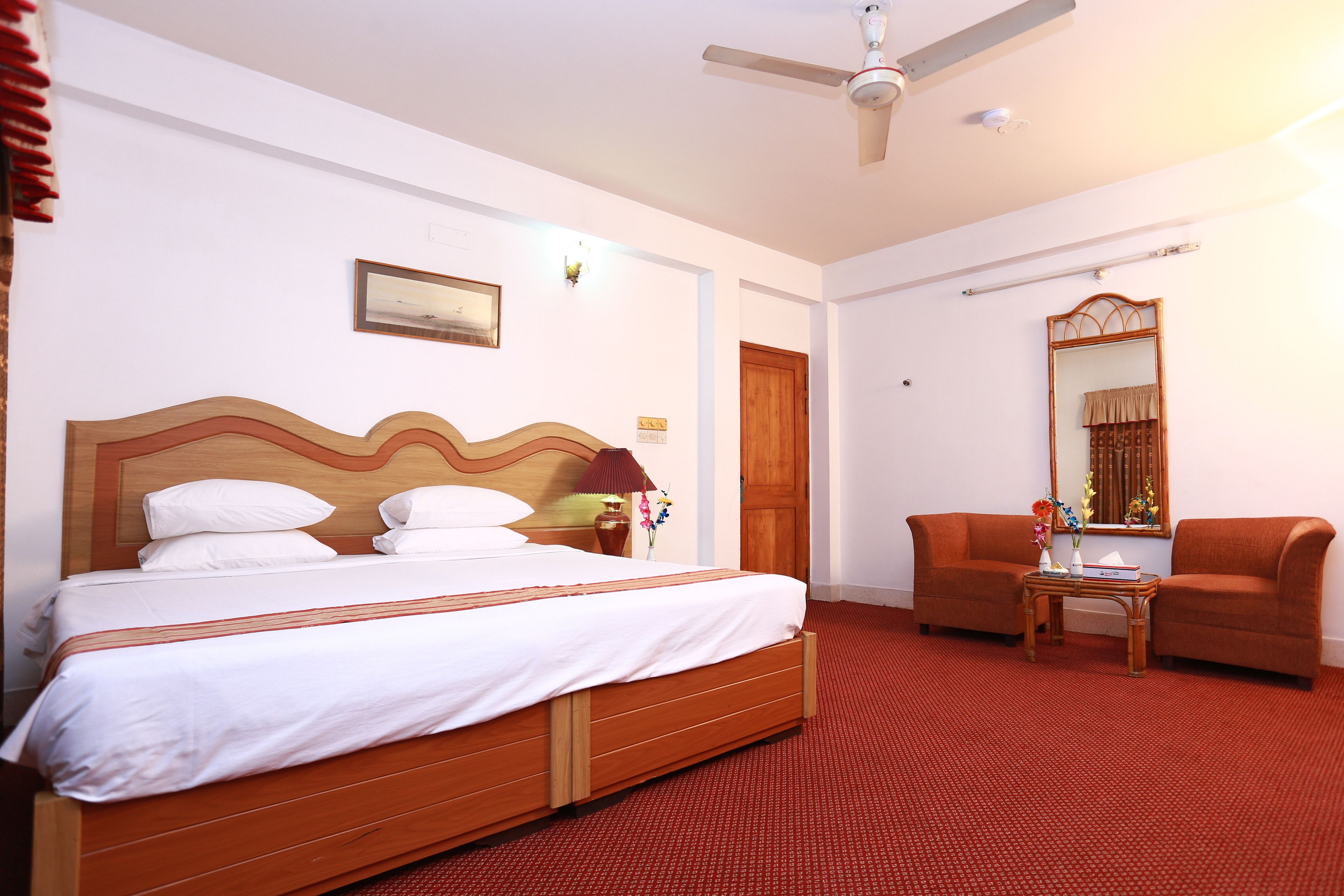 Premium bedding, down duvets, minibar, in-room safe