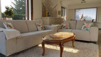 Villa, 3 Bedrooms | Living area | TV