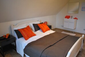 3 chambres, lits bébé (gratuits), lits pliants/supplémentaires gratuits