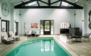 Indoor pool, seasonal outdoor pool, pool loungers - Chateau du Palanquey & SPA (Sainte-Colombe)