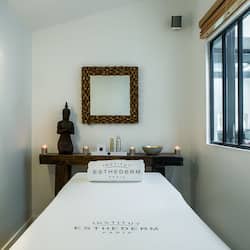Outdoor treatment area, sauna, hot tub, body treatments, aromatherapy