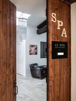 Outdoor treatment areas, sauna, hot tub, body treatments, aromatherapy - Chateau du Palanquey & SPA (Sainte-Colombe)