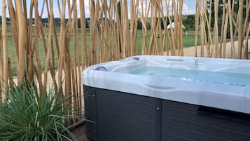 Tripla Luxury, vista vigneti | Terrazza/patio