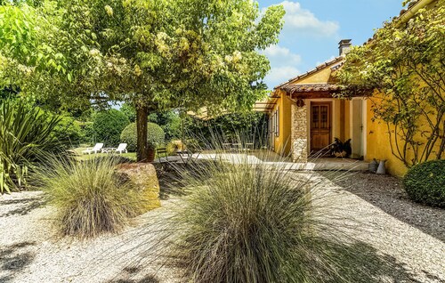 Gorgeous home in Pernes les Fontaines