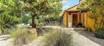 Gorgeous home in Pernes les Fontaines