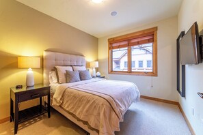 4 chambres, bureau, fer et planche à repasser, Wi-Fi gratuit