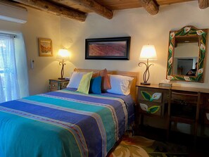 2 Schlafzimmer, Schreibtisch, Bügeleisen/Bügelbrett, Reisekinderbett