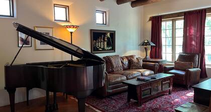 Balloon Fiesta close to Charming, Historic, N. Valley Casita!