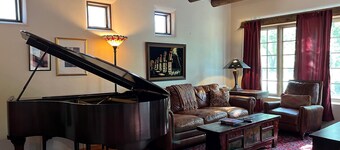 Festa in mongolfiera vicino a Charming, Historic, N. Valley Casita!