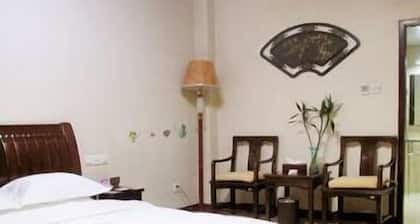 Linghai Hotel