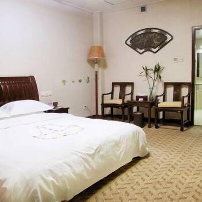 Linghai Hotel