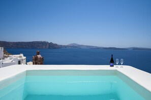 Gateway Sophia with Private Plunge Pool & Caldera Oia View | Terrace/patio