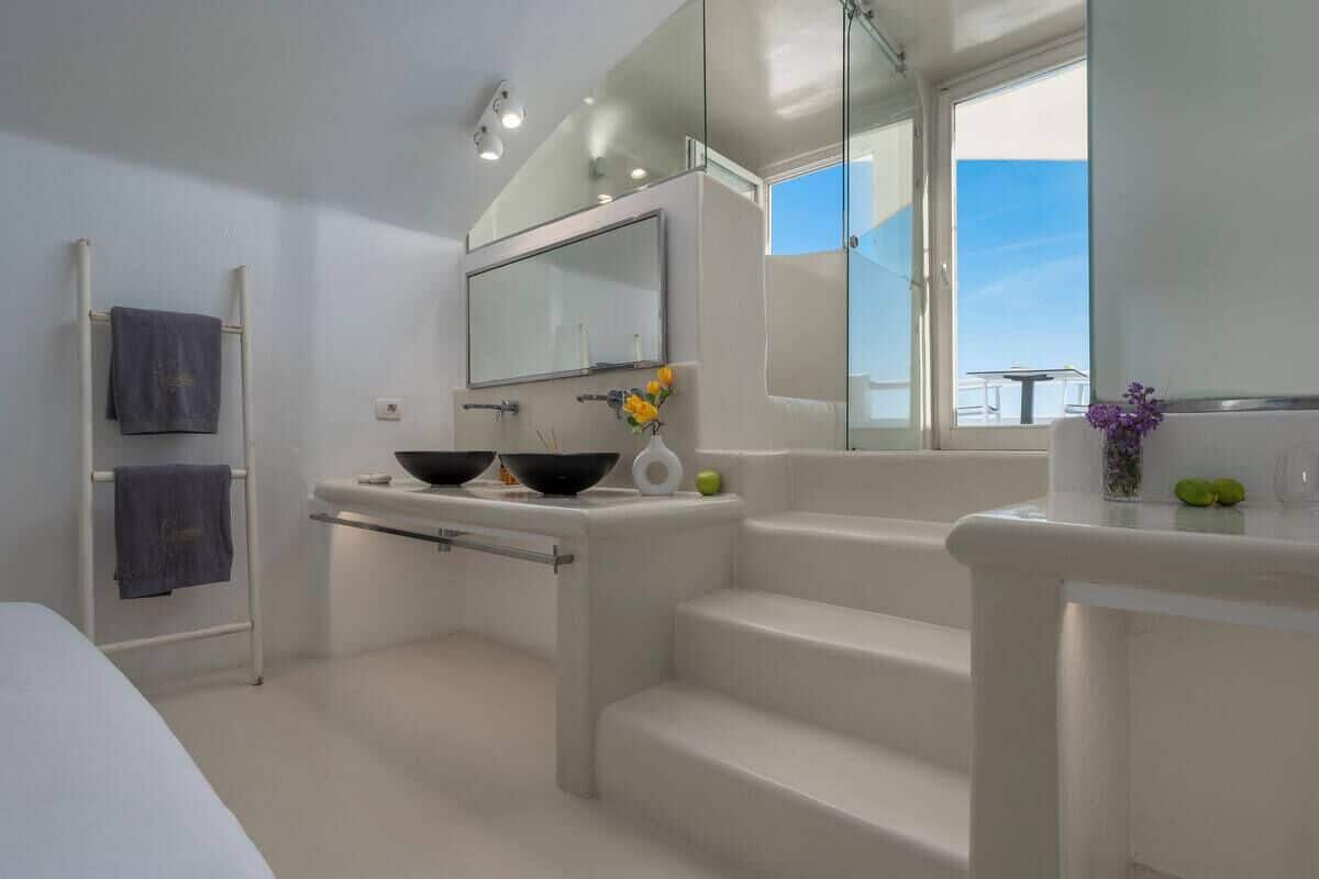 SophOia Suite with Indoor Plunge Pool & Caldera View | 1 bedroom, minibar, in-room safe, individually decorated