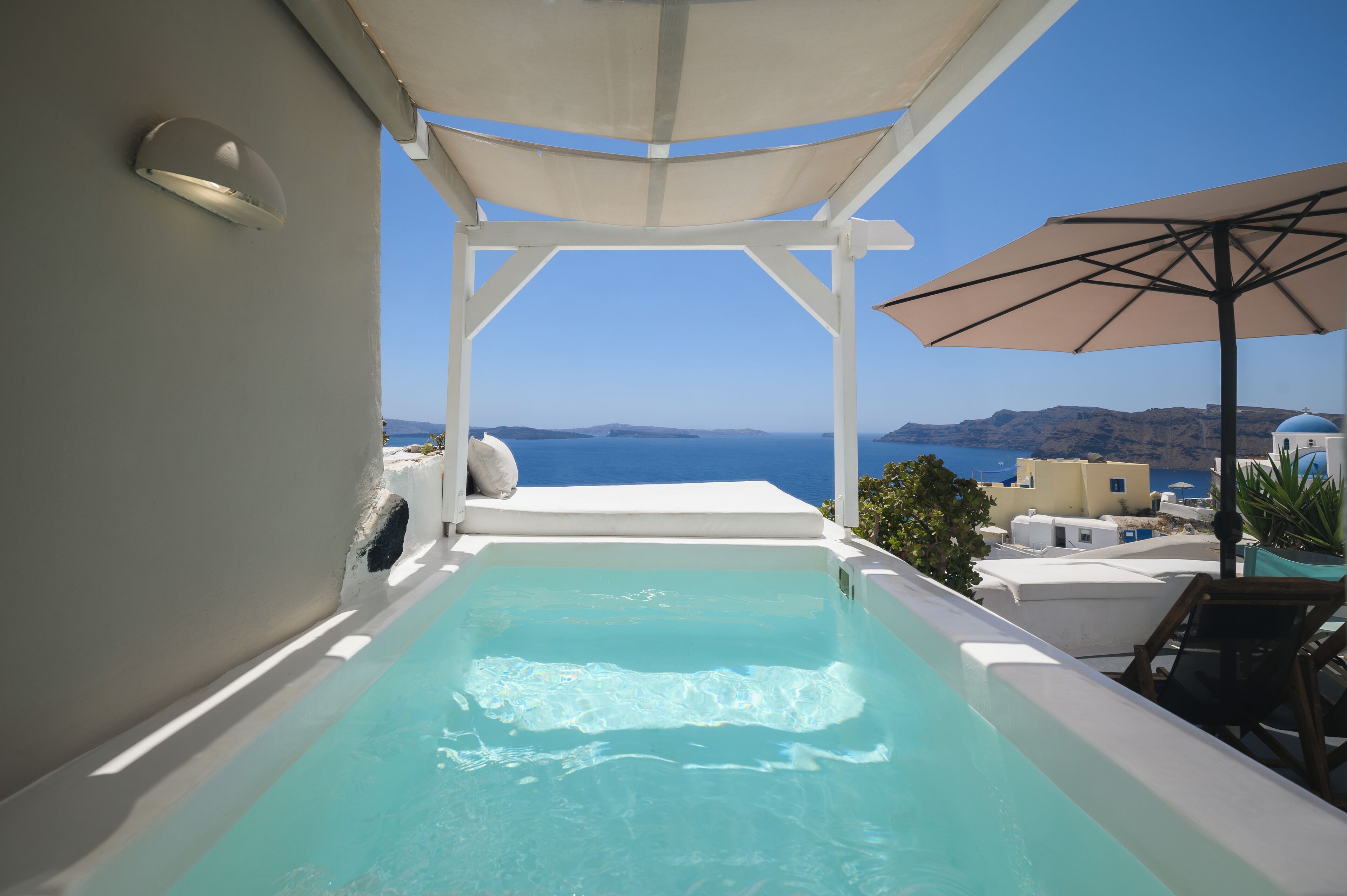 SophOia Cave Suite with Outdoor Plunge Pool & Caldera View | 露台